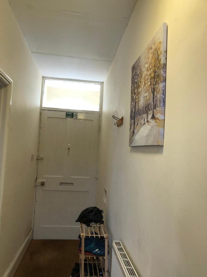 Comfortable Home Away From Home, Town Centre, Free Parking,Multiple Rooms เชลเทนแฮม ภายนอก รูปภาพ
